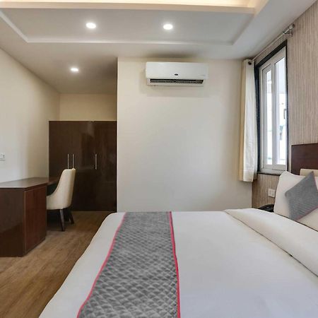 Townhouse The Adore Inn Gurgaon Exterior photo