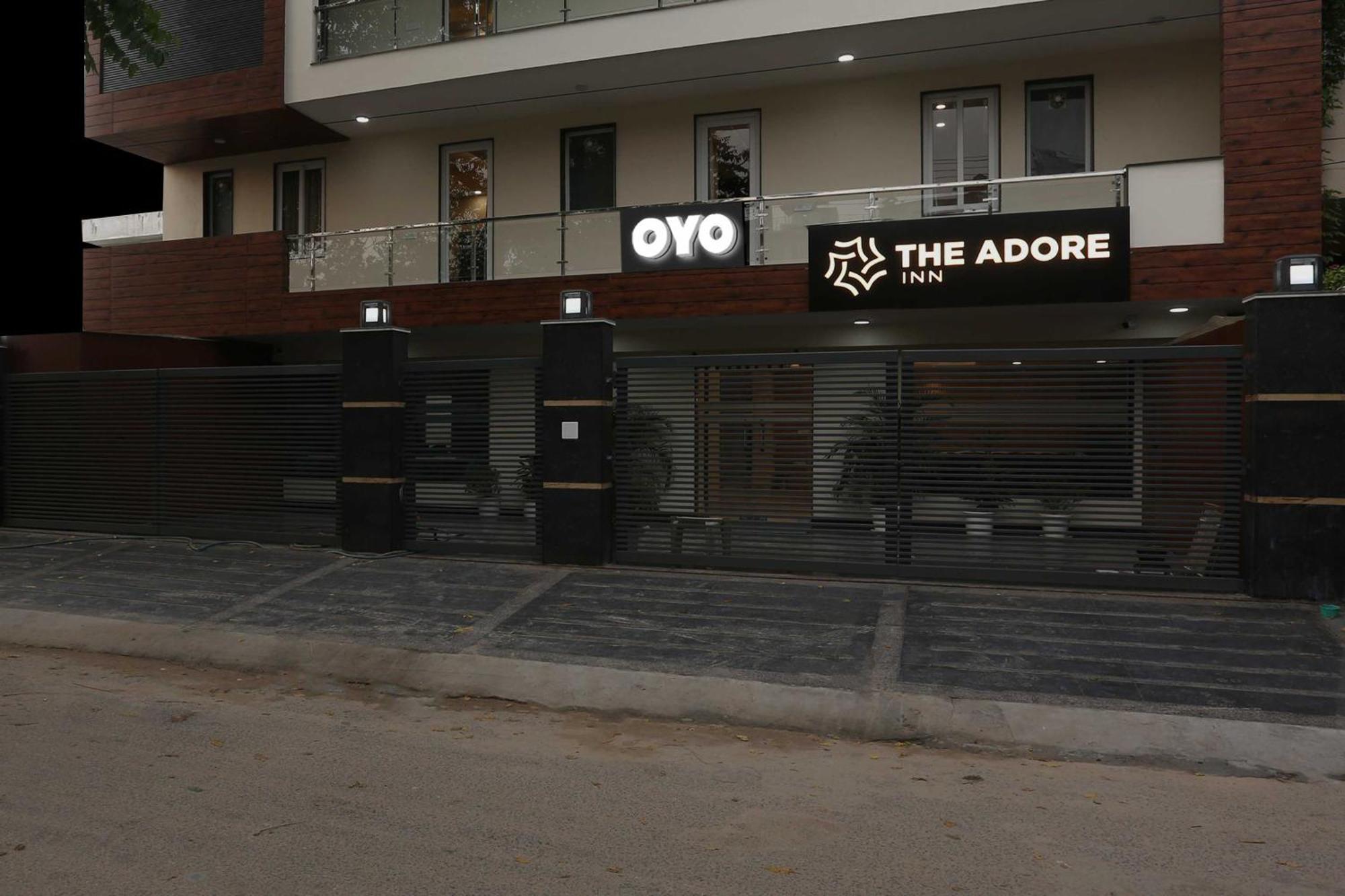 Townhouse The Adore Inn Gurgaon Exterior photo