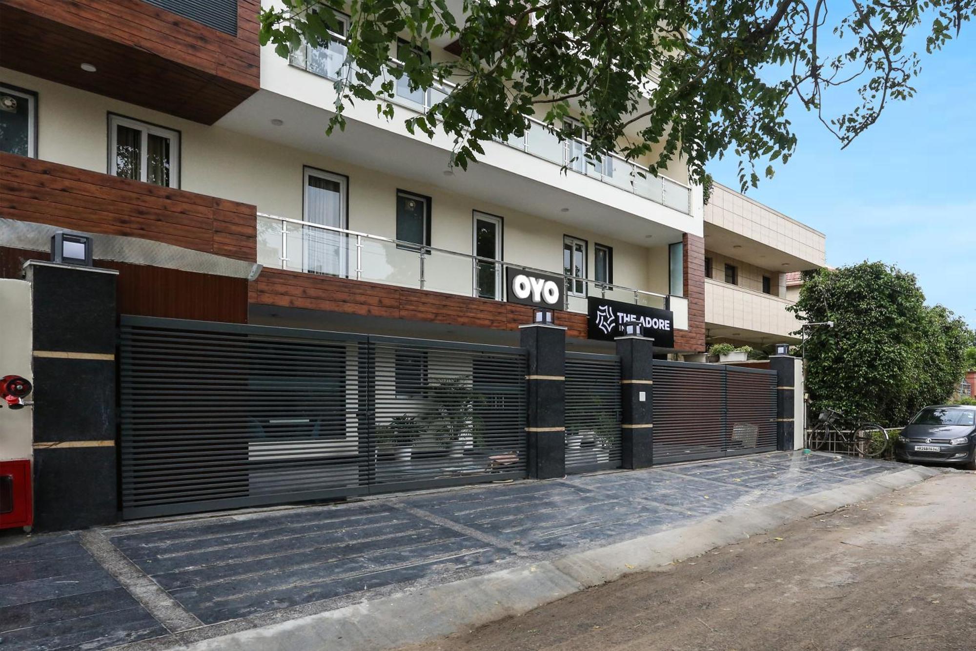 Townhouse The Adore Inn Gurgaon Exterior photo
